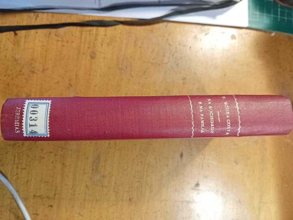 Emilia Sousa Costa, Na sociedade e na Familia (encadernado)