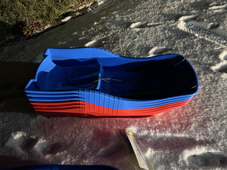 Sanki zjazdowe slizg dla dzieci. NOWE