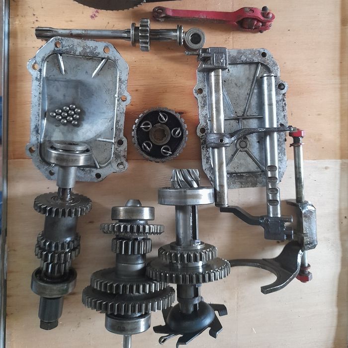 Трансмісія мотоблока МТЗ-05 по запчастинах шестерні диференціал