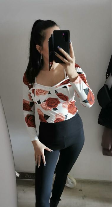 Piekna bluzka w kwiaty wiosna