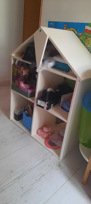 Domek lub półka na biurko