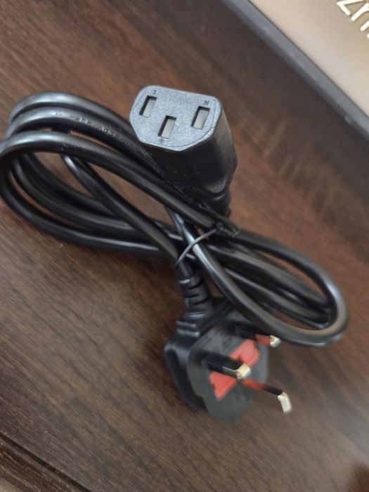 Kabel Przewód Zasilający 3-pinowy C13 z Wtyczką Angielską Typu G