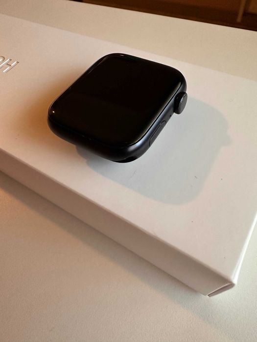 Apple Watch Series 8 GPS 45mm - Midnight Aluminum  +  3 braceletes