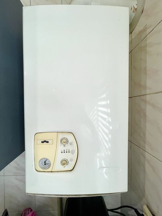 Продається простора 3 кімнатна квартира в районі 5/5 з АГВ