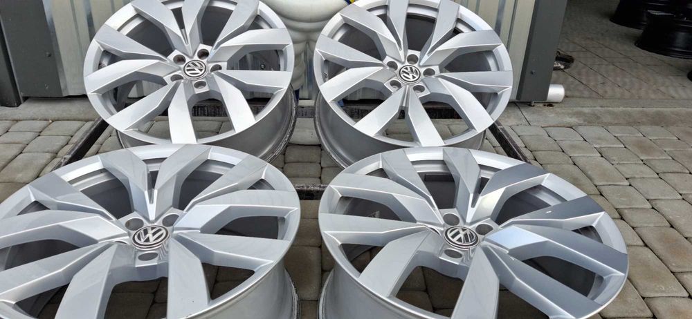 Диски VW R20 5x112 9J ET33 ЦО66.6мм Toureg II Audi Q7 SQ7 MONTERO