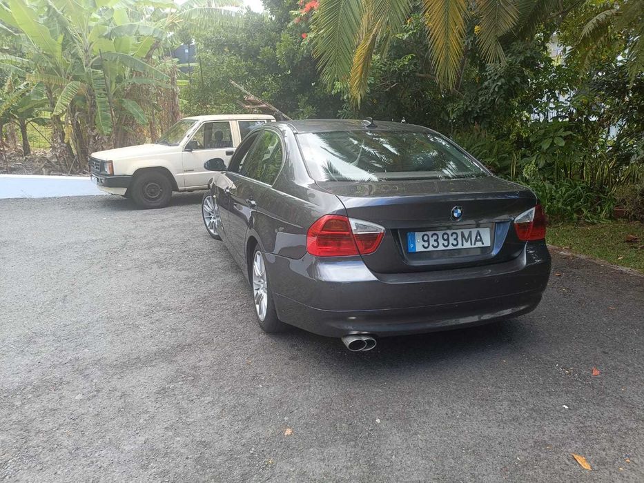 Vendo maravilhoso automóvel BMW impecável