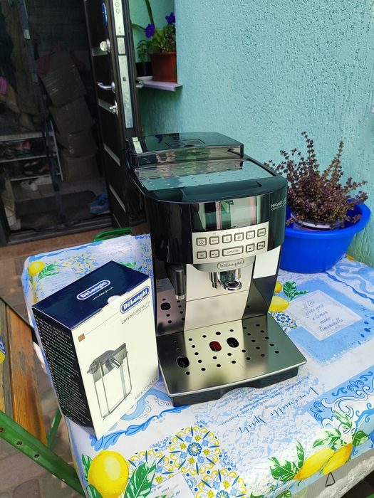 Кофемашина DeLonghi Magnifica S Cappuccino 22.366, 23.466