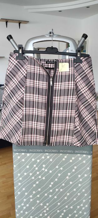 Mini spódniczka - Stradivarius - rozmiar 40 - NOWA bez metki