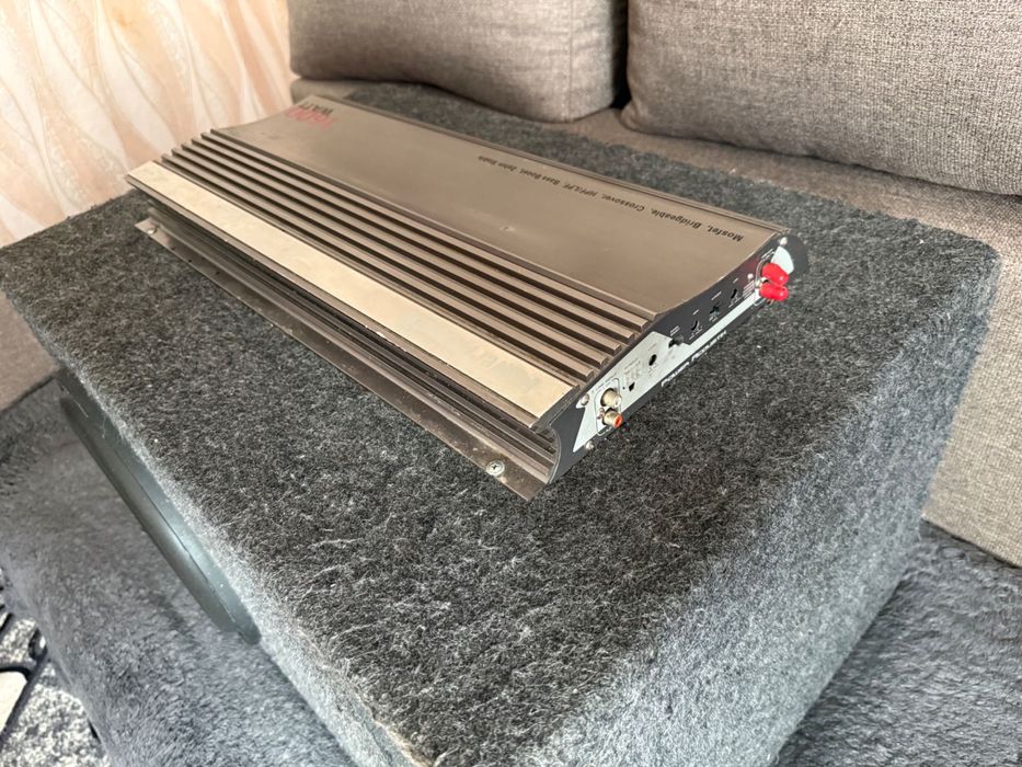 Автомобільний саббуфер