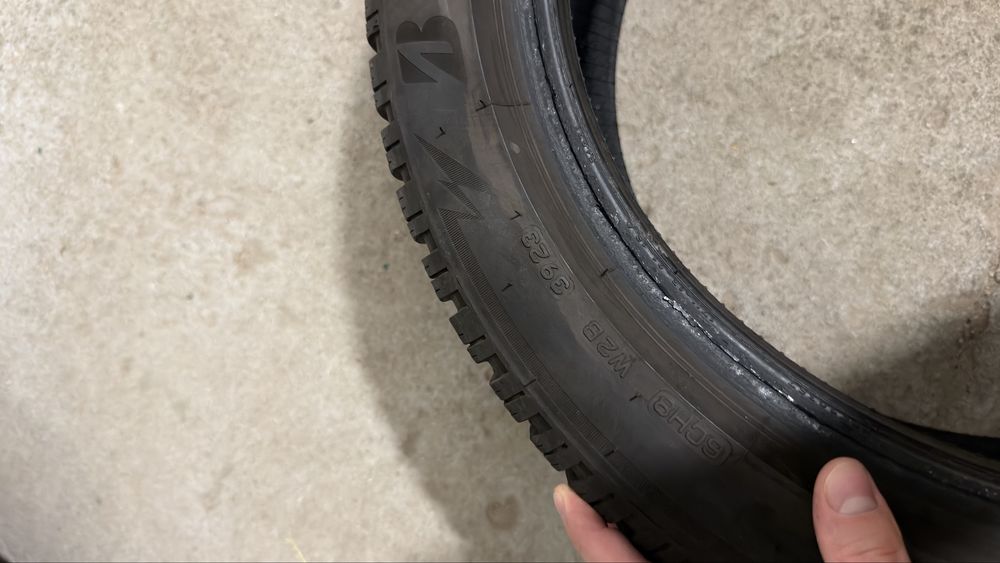 Opony zimowe 225x45x17 Continental i Bridgestone