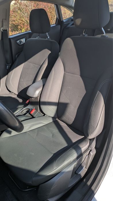 Ford Fiesta 2015 року седан