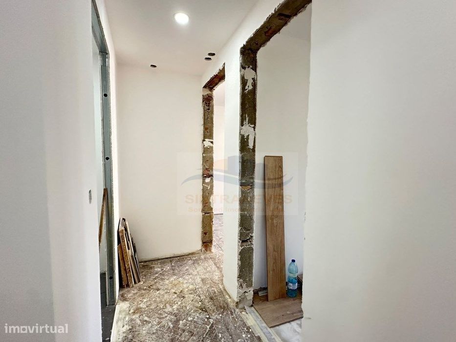 T3 em remodelação com Suite e Excelentes Áreas no Centro da Mina de...