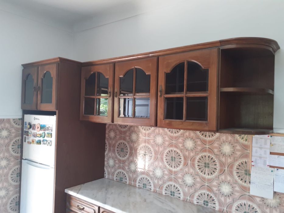 Vende-se cozinha em madeira com pedra