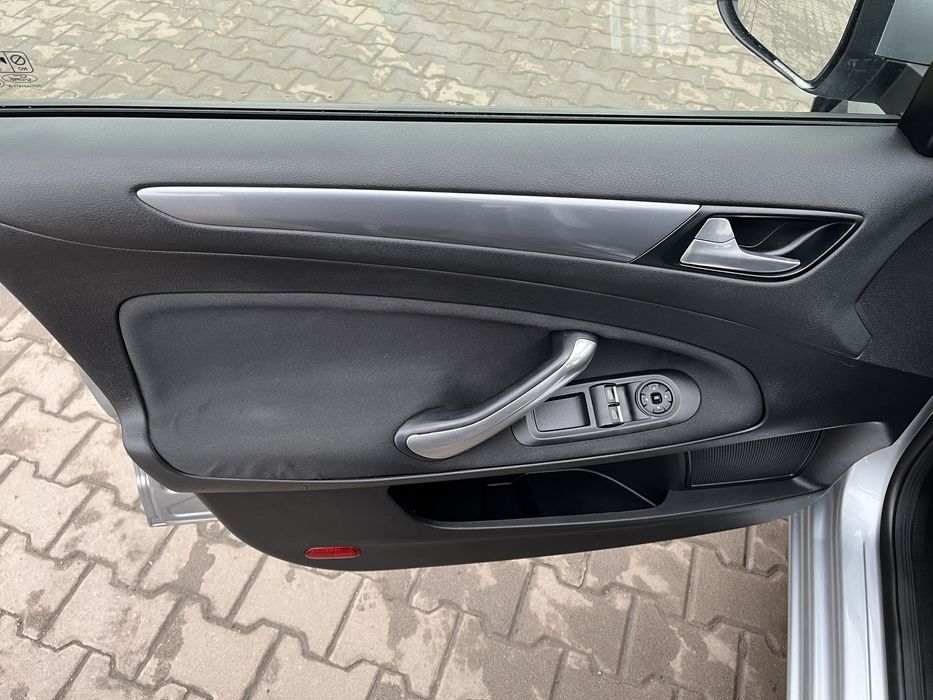 Ford Mondeo 2012 1.6 бензин