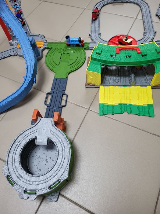 Дорога Thomas  із потягом