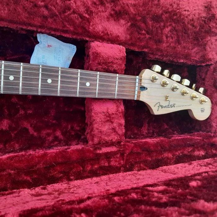 Guitarra Fender stratocaster