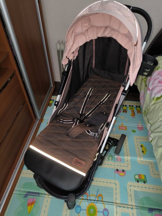 Прогулянкова коляска Carrello Astra