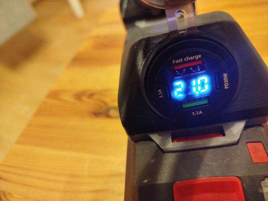 Powerbank Parkside 20V ładowarka USB C z woltomierzem fast charge