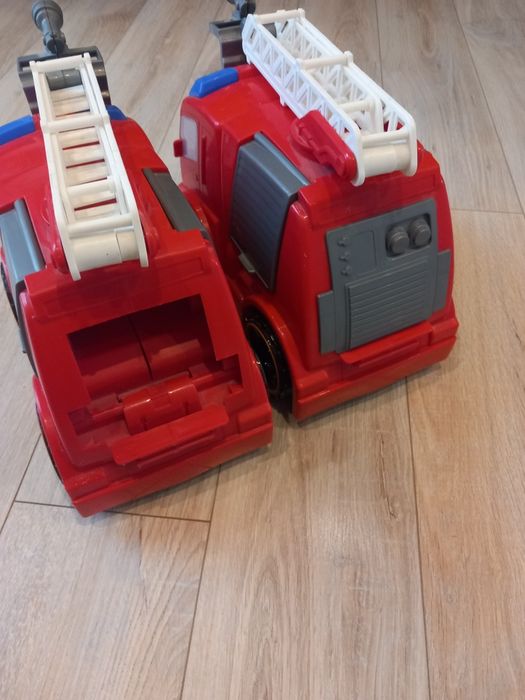 Bliźniaki wóz strażacki