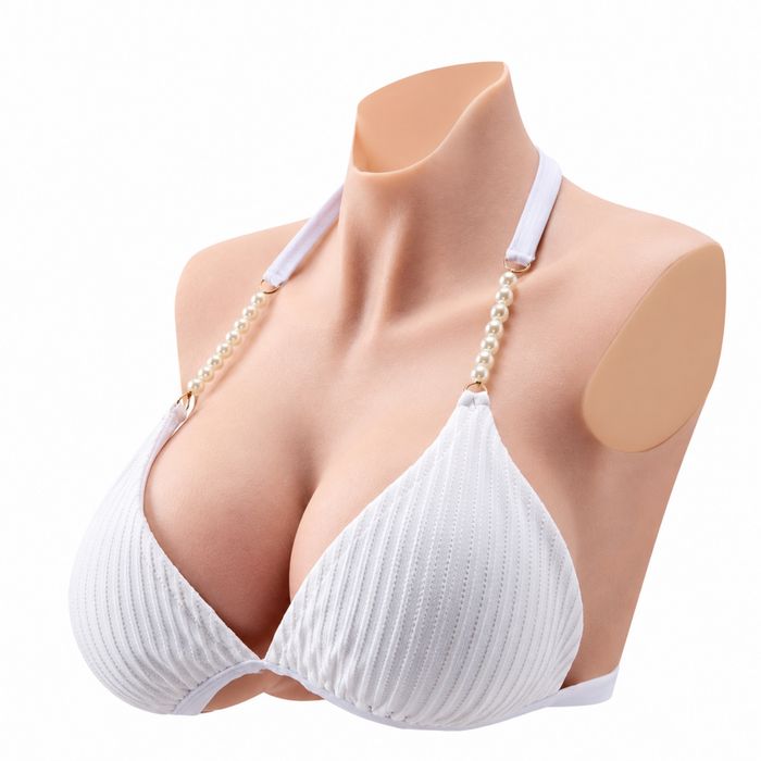 Селиконовая грудь 18+
