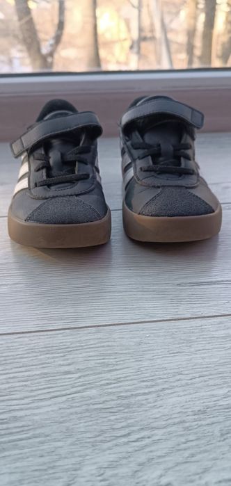 Кросівки снікерси adidas 30