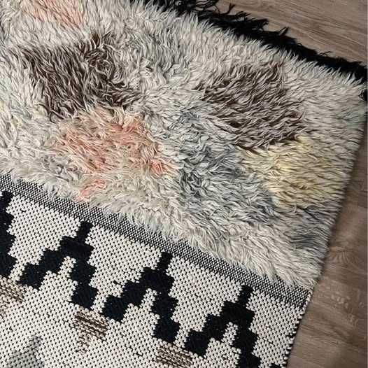 Tapete moderno com padrão - Semi-novo