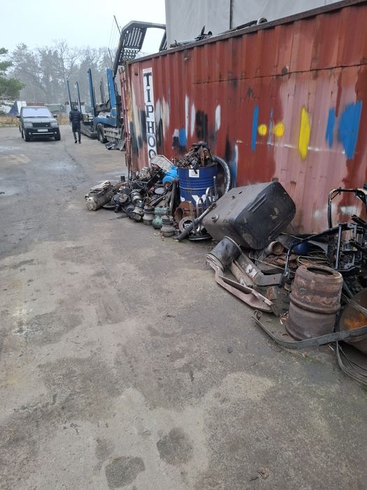 Закуповуємо металобрухт