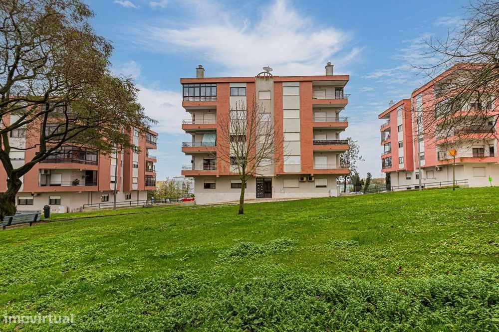 Apartamento T3 com 121 m2 - Fogueteiro — Amora, Setúbal