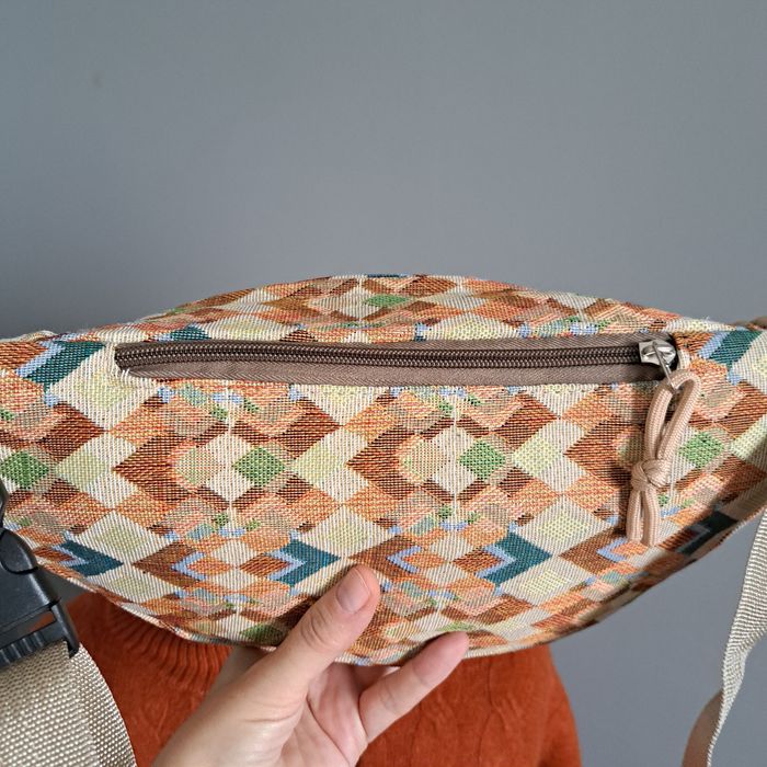 Pojemna nerka damska