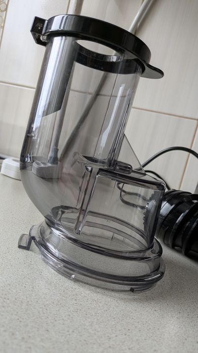 Шнекова соковижималка Ardesto JEG-1330SL стан як нова