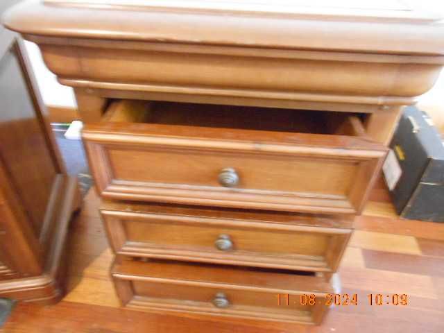 conjunto 2 mesas cabeceira em cerejeira maciça ATENÇÃO LER O ANUNCIO