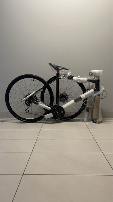 Nowy Merida Speeder 100 – Silk Dark Silver/Black – rama M/L (54)