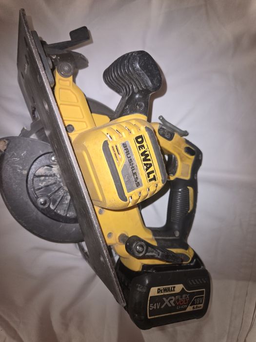 Pilarka dewalt 54v wraz z bateria 6ah