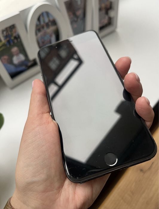 Телефон Apple iPhone 8 Plus Black 64GB Neverlocked