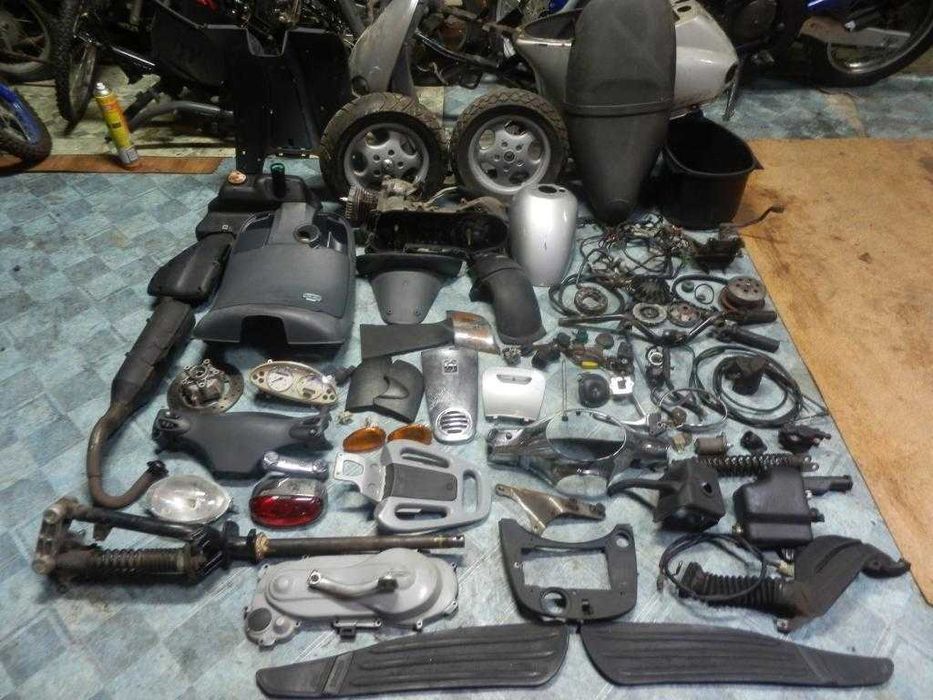 Запчастини Vespa ET, LX, GT, GTS, PK, PX, Primavera, LML