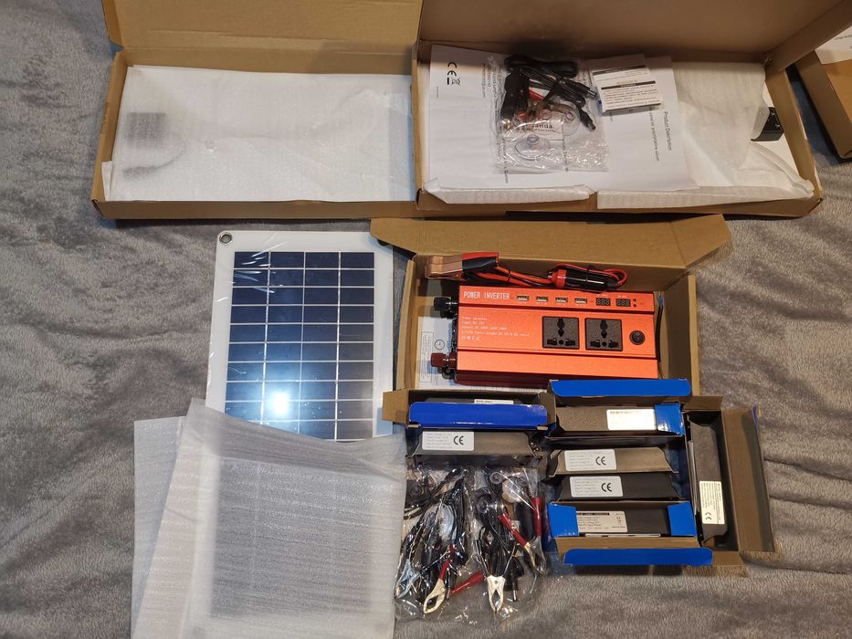 Zestaw solarny do kampera, przyczepy, namiotu i domu letniskowego.