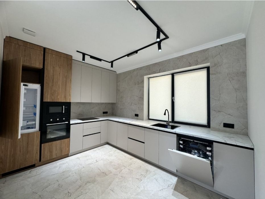 Продаж готового  3 -ох кімнатного котеджу с.Минай біля Ядзакі ближній