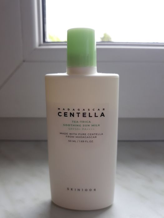 Centella Tea-Trica Stoothing Sun Milk SPF 50+ PA++++
Lekki krem z filtrem dla cery trądzikowej
Centella Tea-Trica Soothing Sun Milk SPF 50+ PA++++
Lek