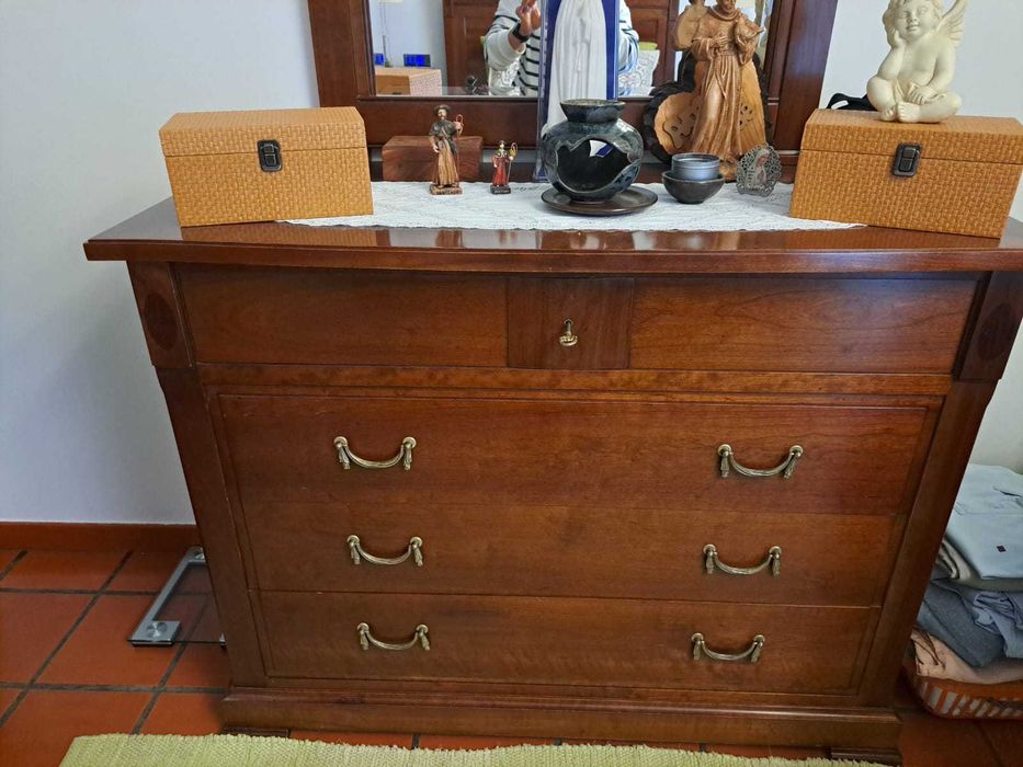 Mobilia de quarto em Madeira de cerejeira