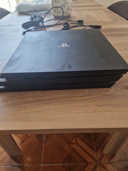 Ps4 pro em ótimo estado