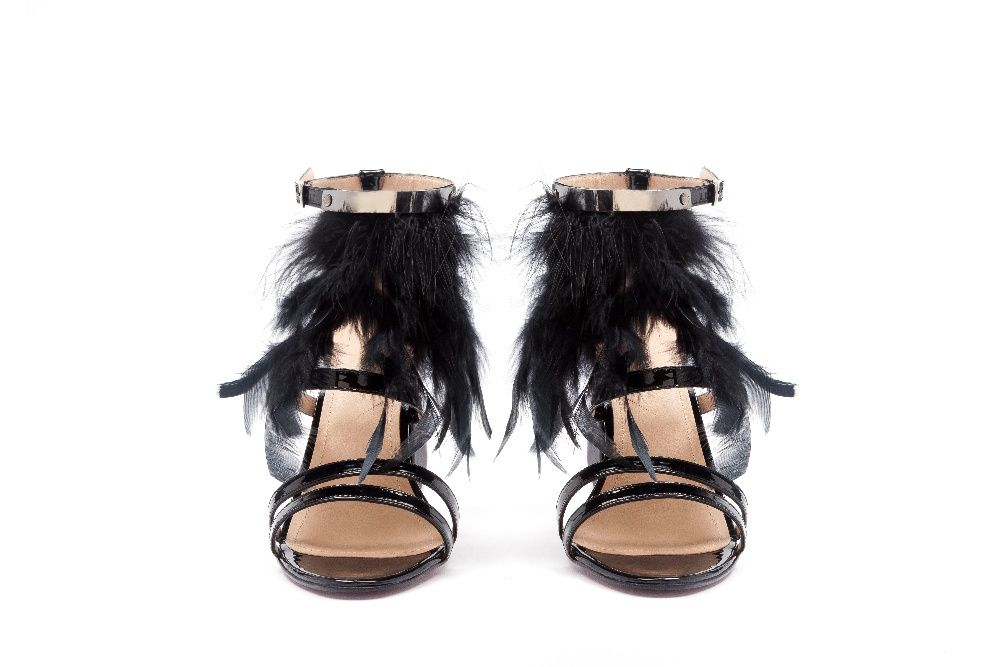 Sandálias pretas Guava, novas, com etiqueta e caixa originais