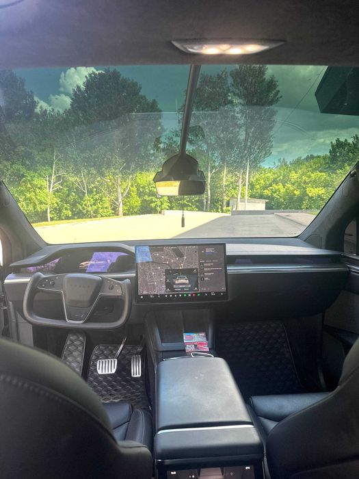 Tesla Model X Plaid