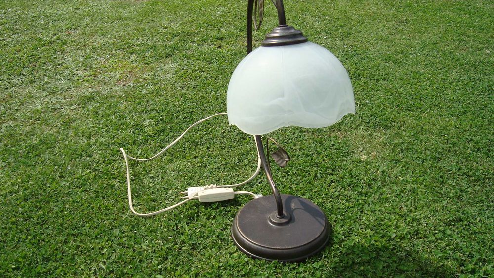 Żyrandol i lampa nocna
