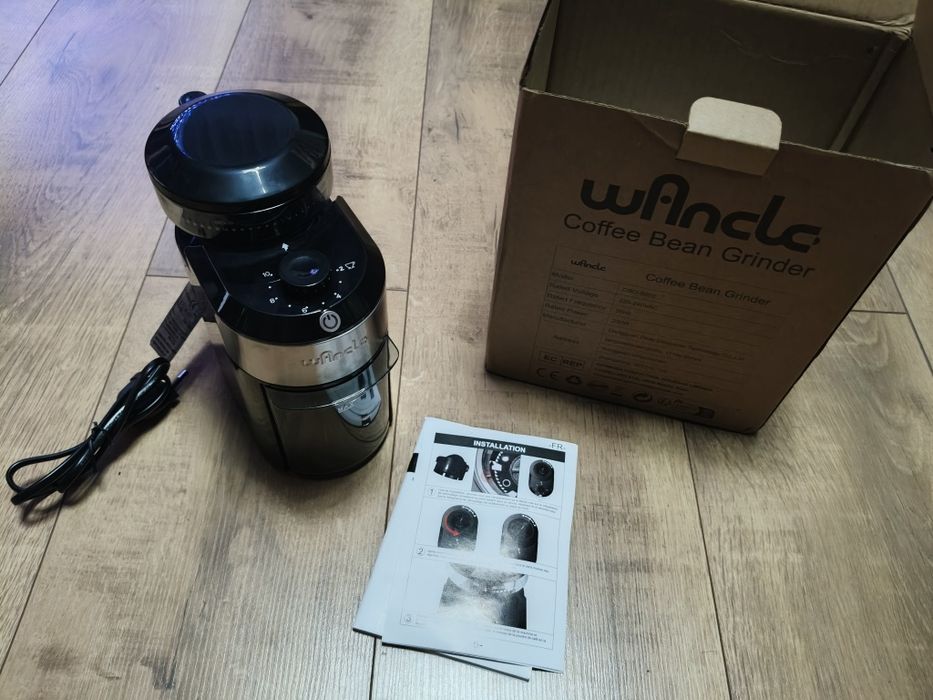 elektryczny młynek do kawy Wancle o modelu CBG-8002.