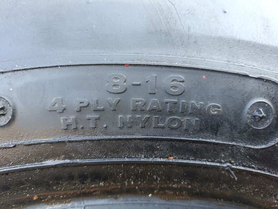 Резина  8/16  ялинка. До трактора.