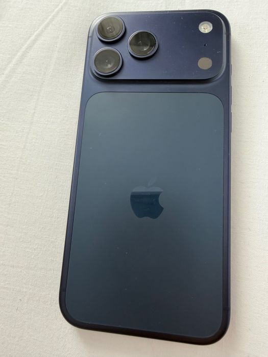 iPhone 17 Pro Max 256 GB Deep Blue, bateria 95%