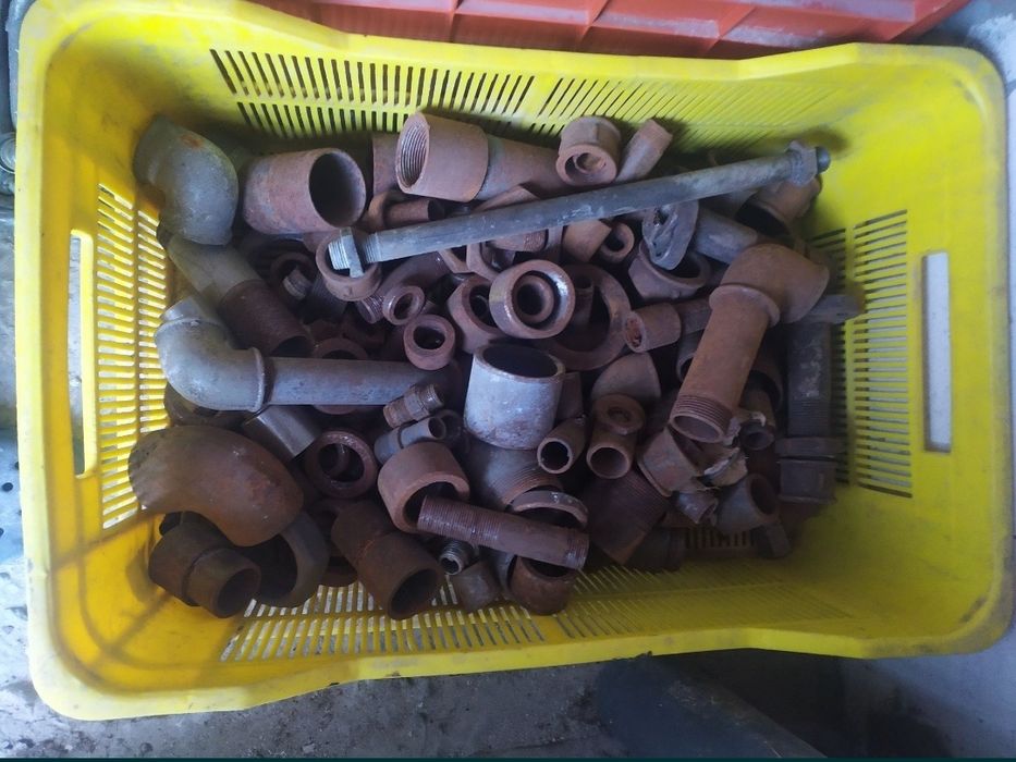 Труби, швелер, кутники, уголки, прути, куски металу, металоконструкції