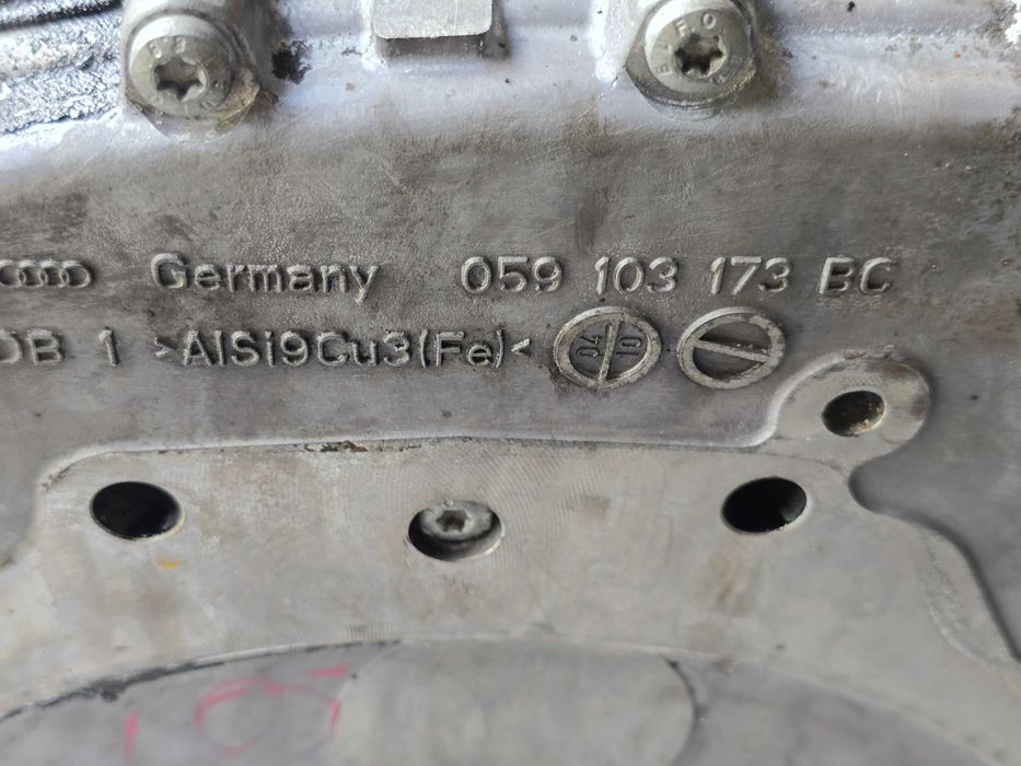 Blok silnika dół wał tłoki Audi Q5 8R A5 8T A4 B8 3.0 TDI CCW