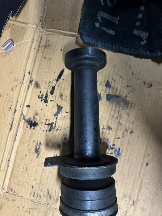 Полуось шрус внутрішній правий  vw t5 2 . 0 tdi 5 передач