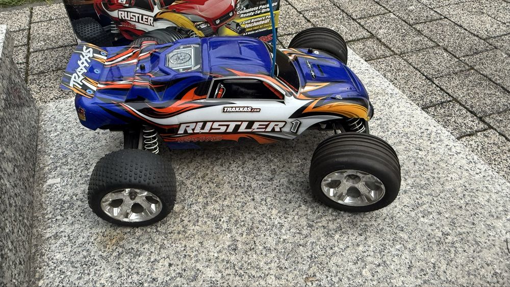 TRAXXAS RUSTLER 1 XL-5 2WD autko rc malo uzywane